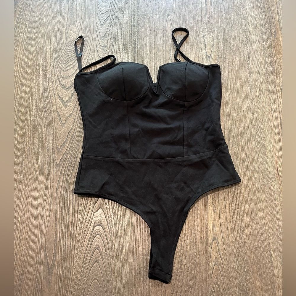 NWOT Guess Los Angeles Black Corset Bodysuit V-Underwire Spaghetti Straps Sz L